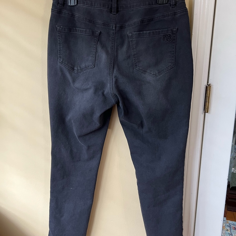 DG2 Sz MP 10p black jeans crops straight leg with outside seam vent - Picture 8 of 10
